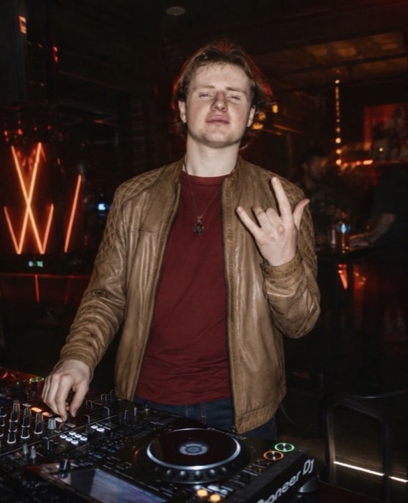 DJ Musha mixing